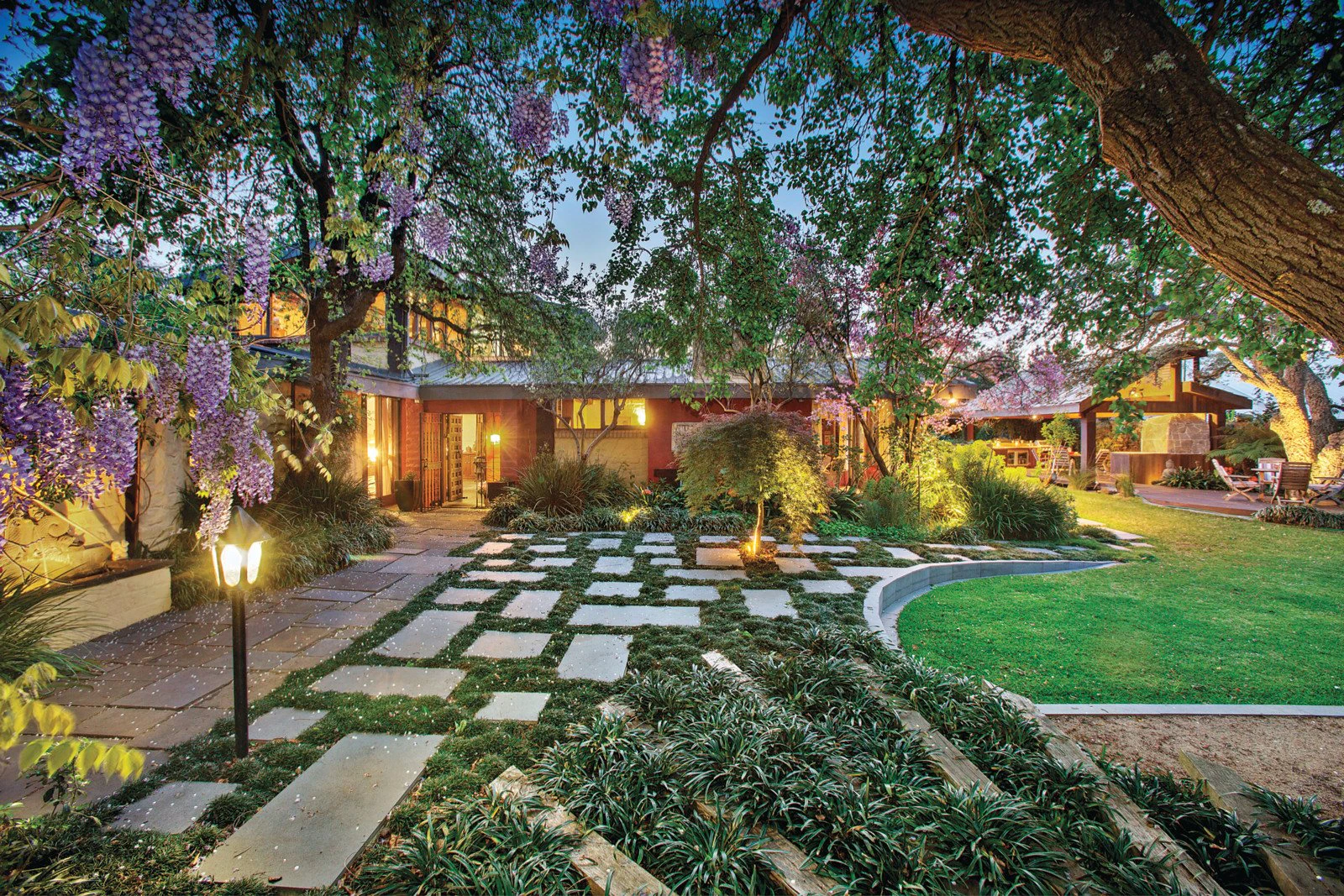 2 Barnsbury Court, Balwyn, VIC