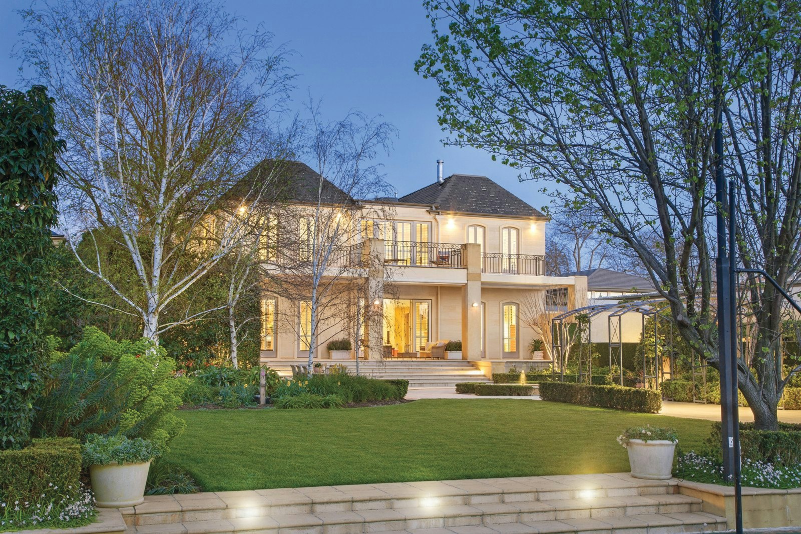 19 Monomeath Avenue, Canterbury, VIC