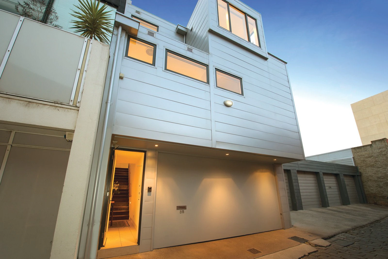 35 Hinton Lane, Prahran, VIC