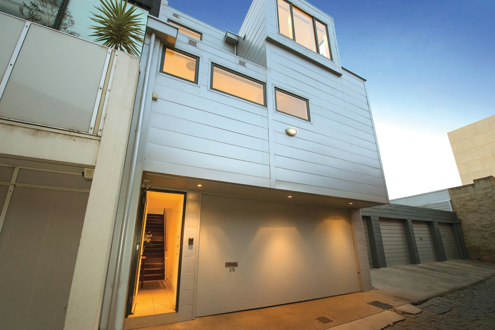 35 Hinton Lane, Prahran, VIC