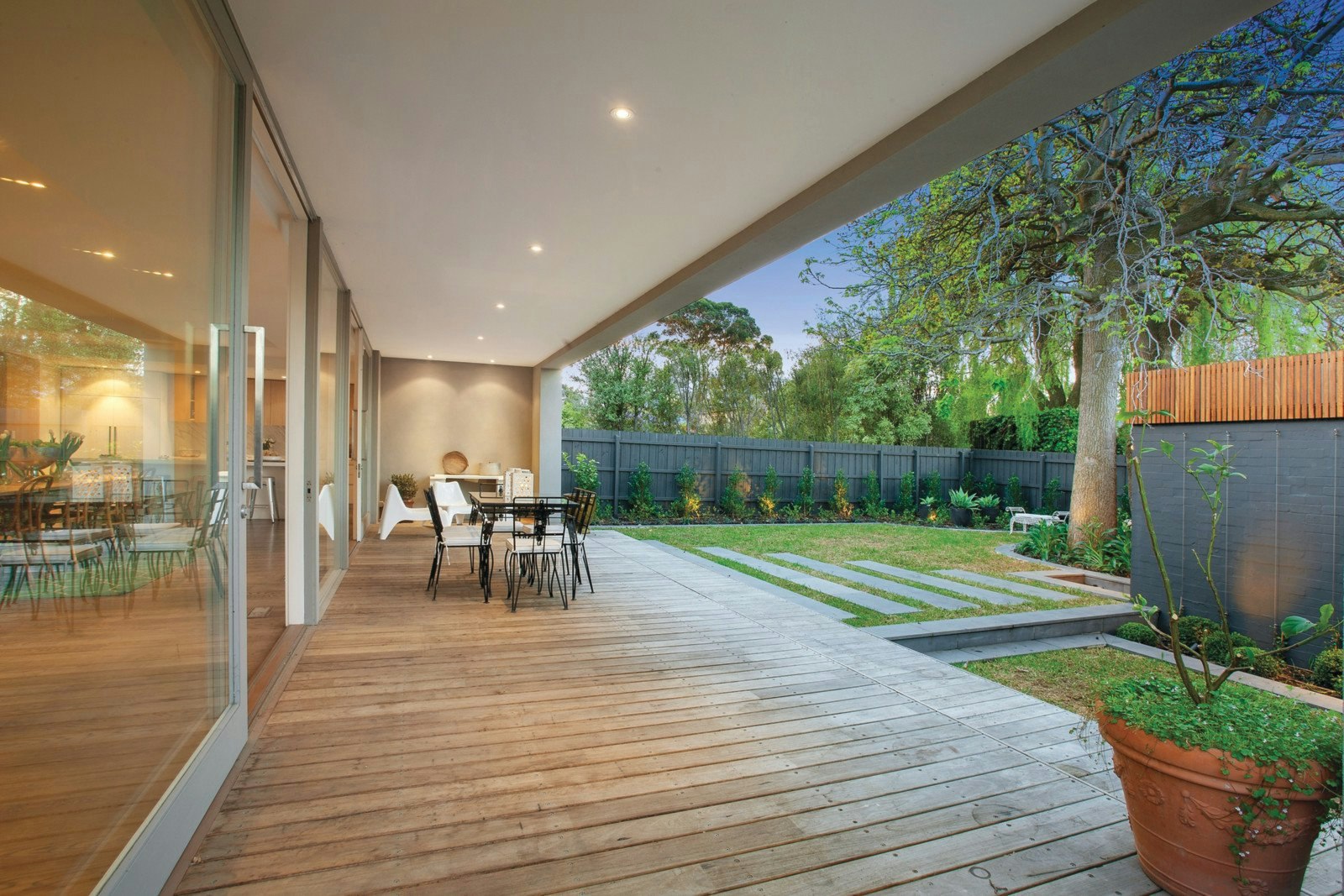 18 Coonil Crescent, Malvern, VIC