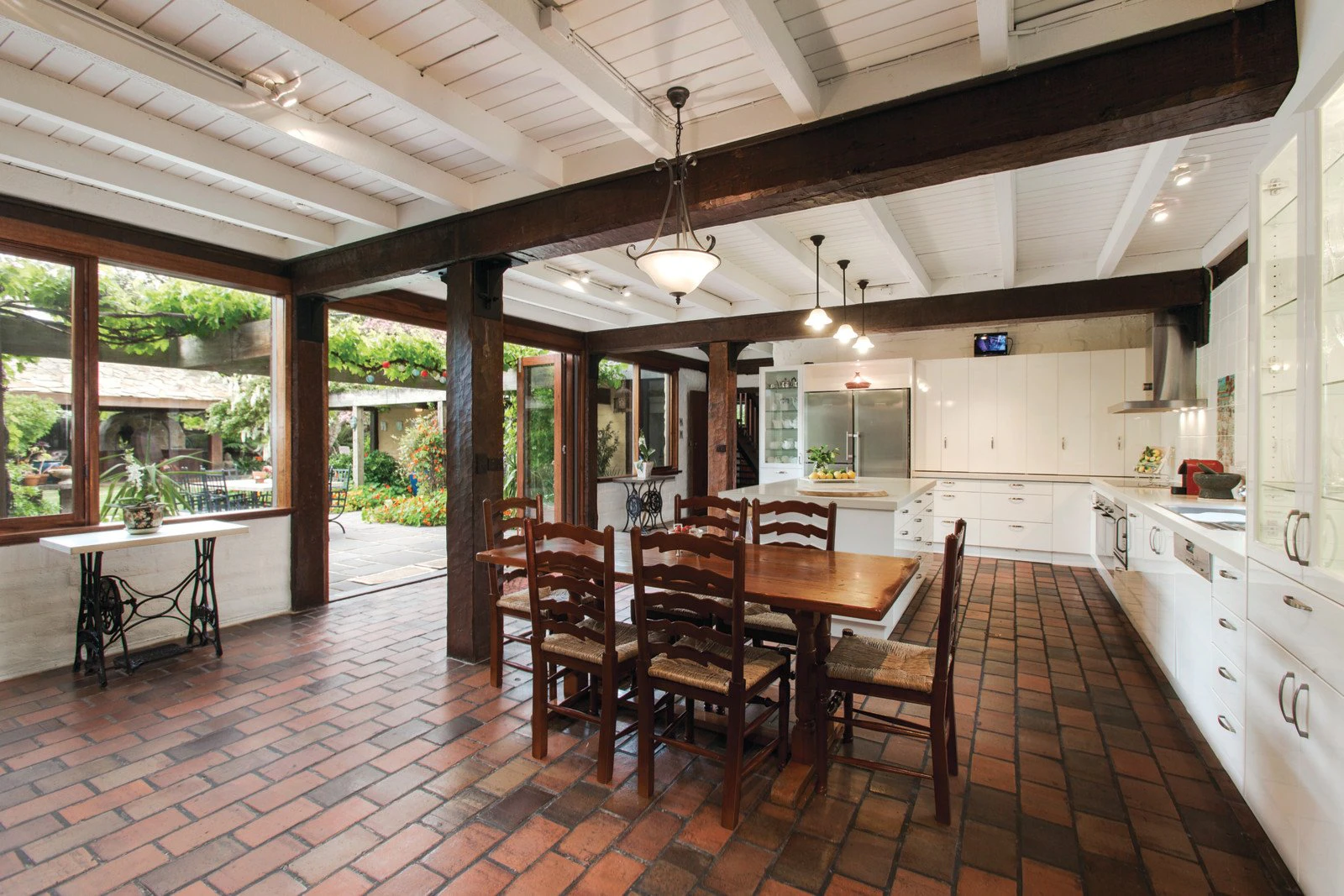 2 Barnsbury Court, Balwyn, VIC