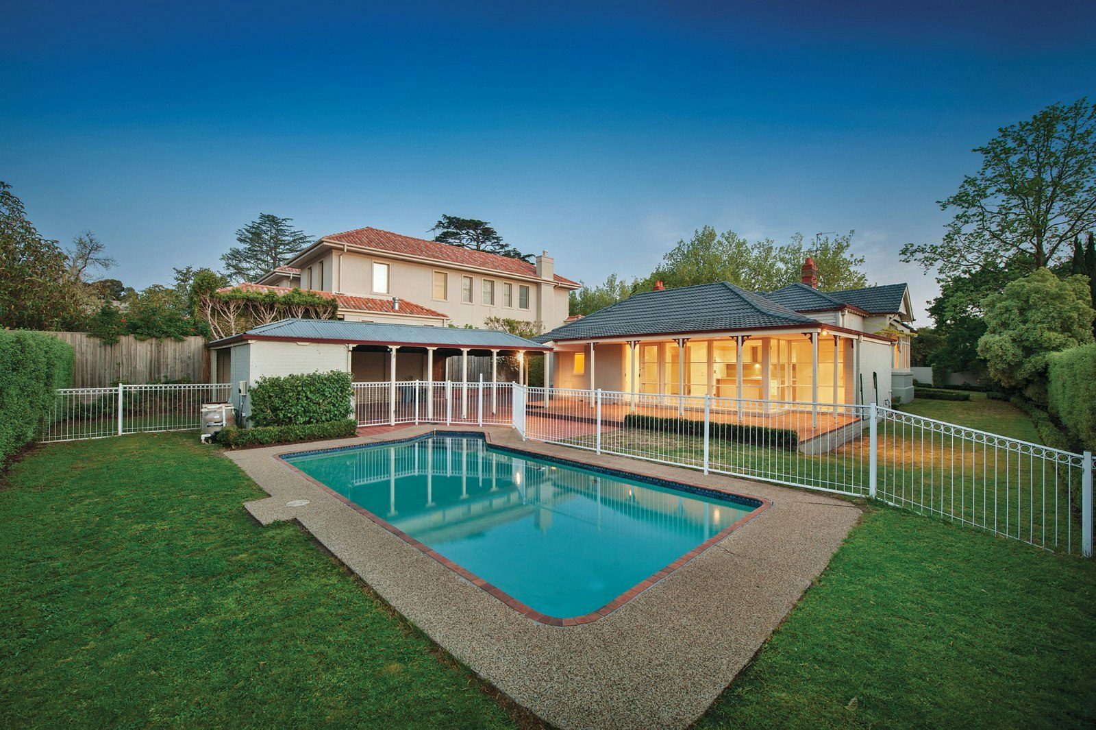 1 Mountfield Street, Canterbury, VIC