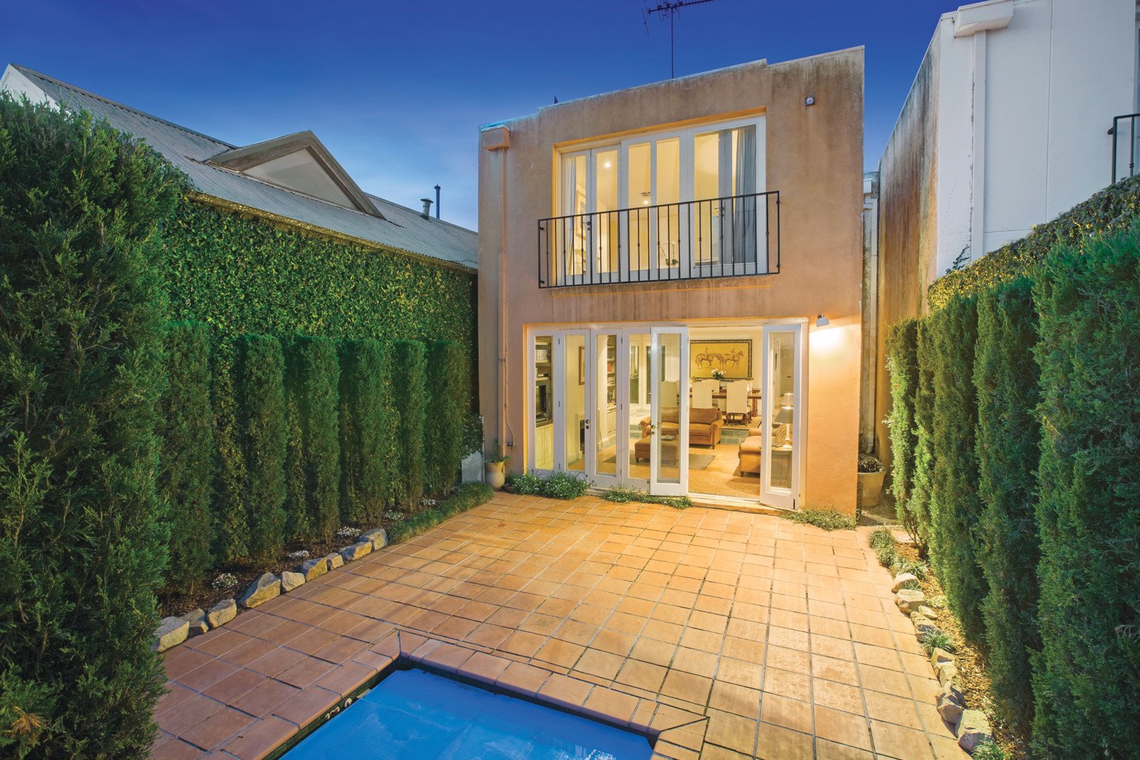 10 Sargood Street, Toorak - Thumbnail 2