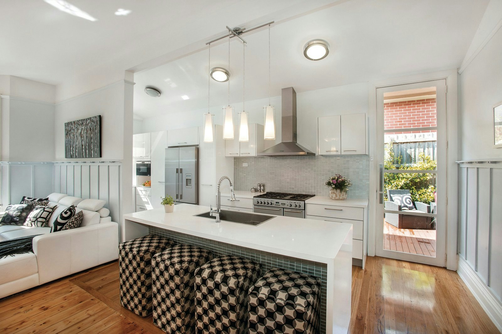 5 Windsor Crescent, Surrey Hills, VIC