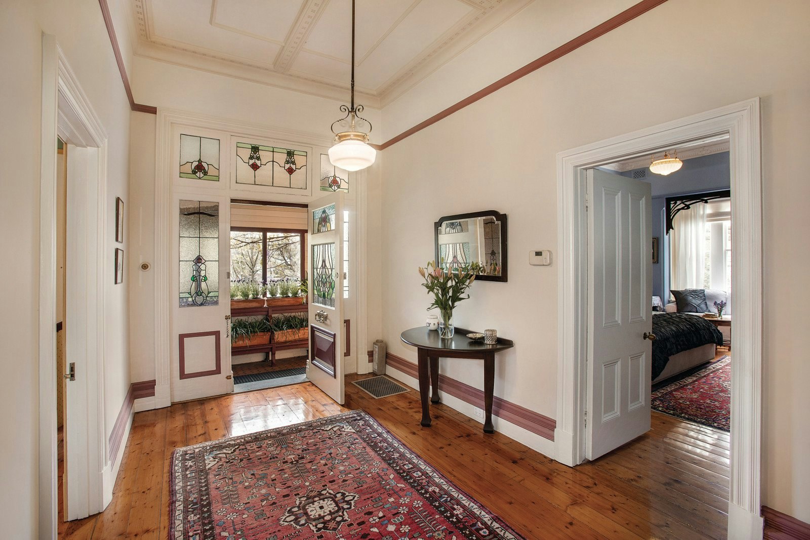 5 Windsor Crescent, Surrey Hills, VIC