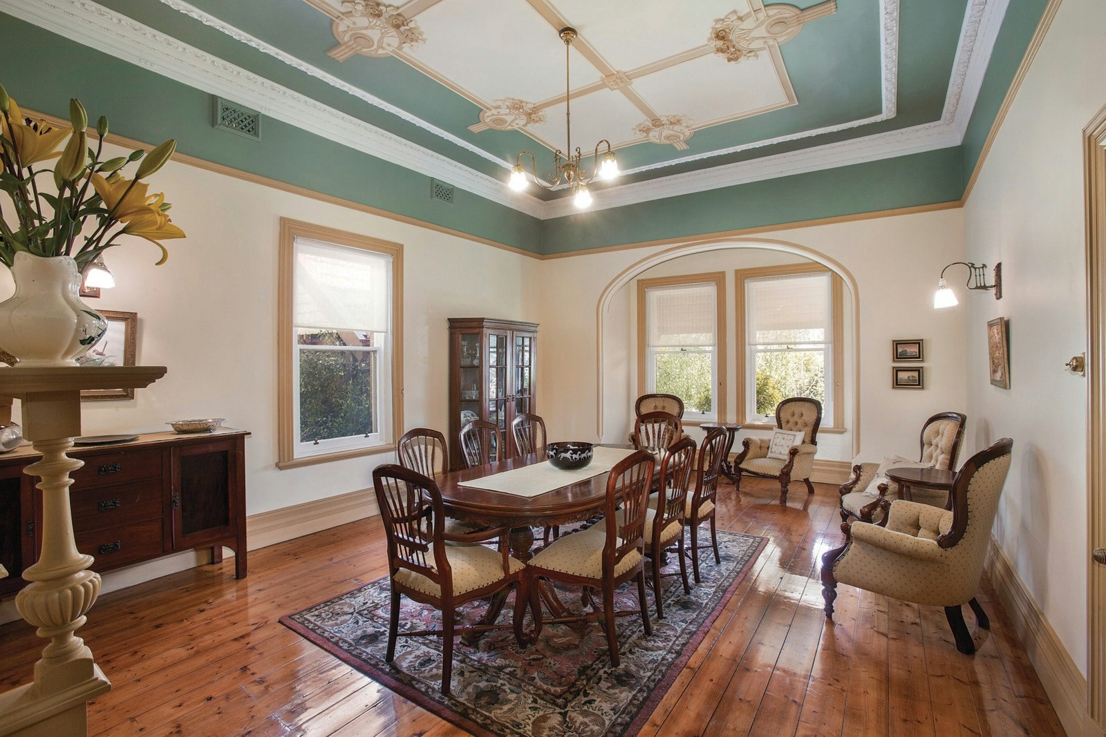 5 Windsor Crescent, Surrey Hills, VIC