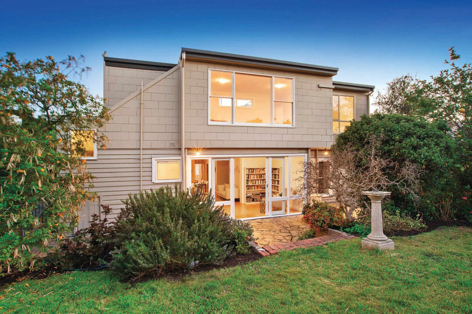 25 Lyndhurst Crescent, Hawthorn, VIC