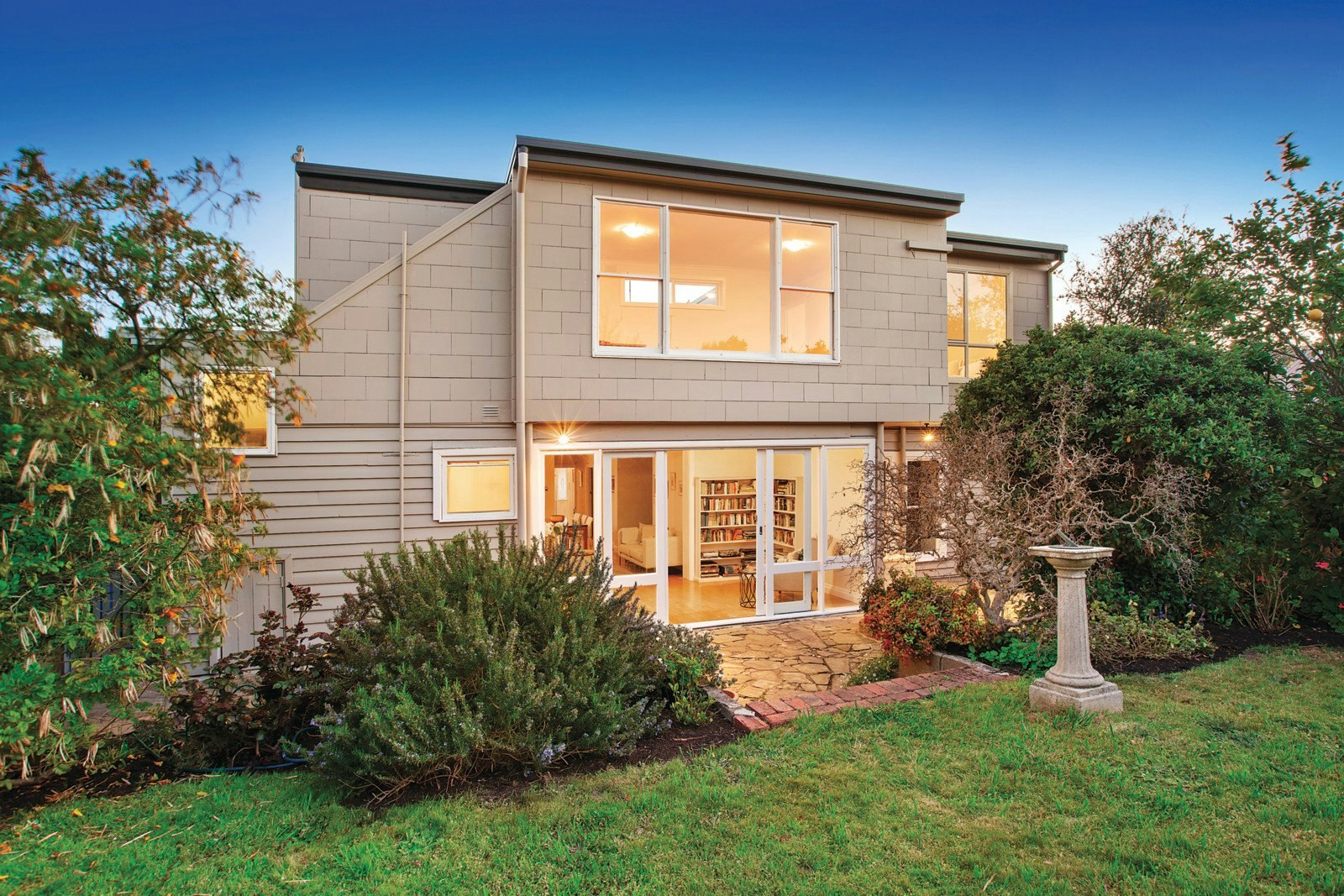 25 Lyndhurst Crescent, Hawthorn, VIC