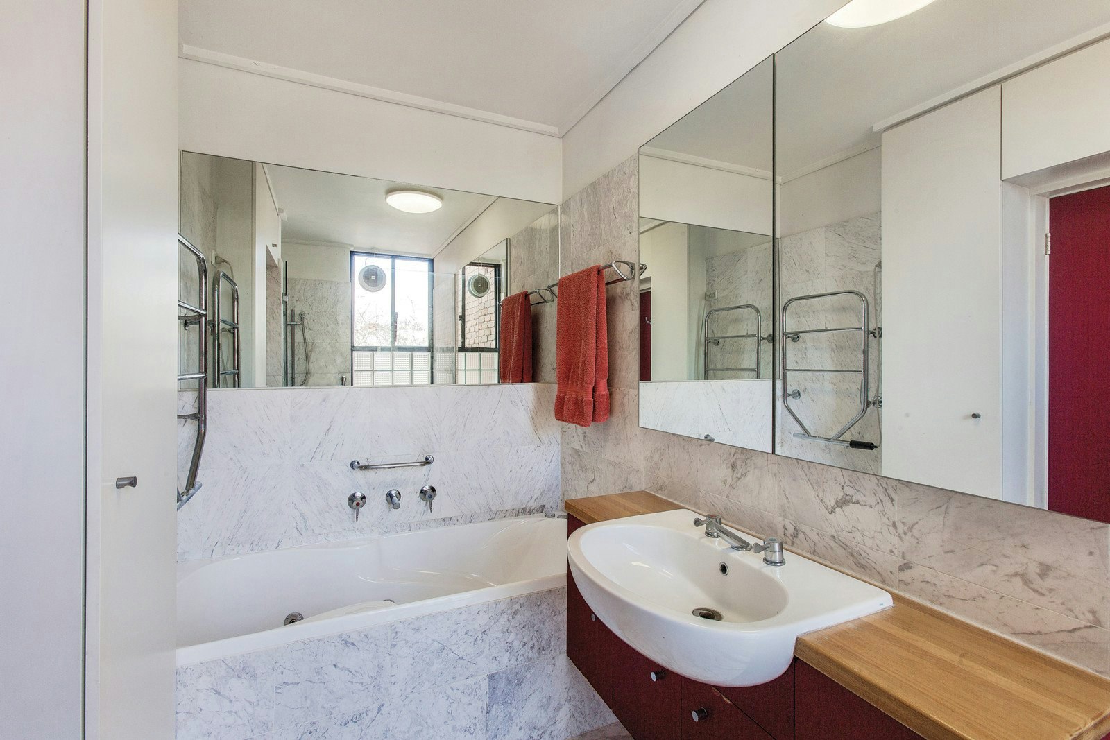 14 Madden Street, Albert Park, VIC