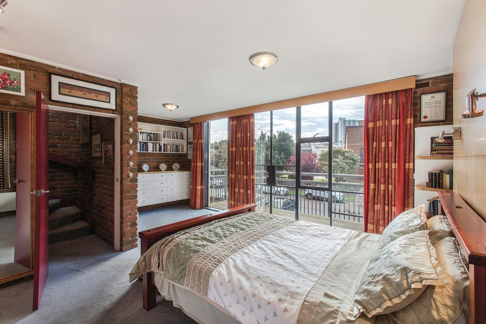 14 Madden Street, Albert Park, VIC