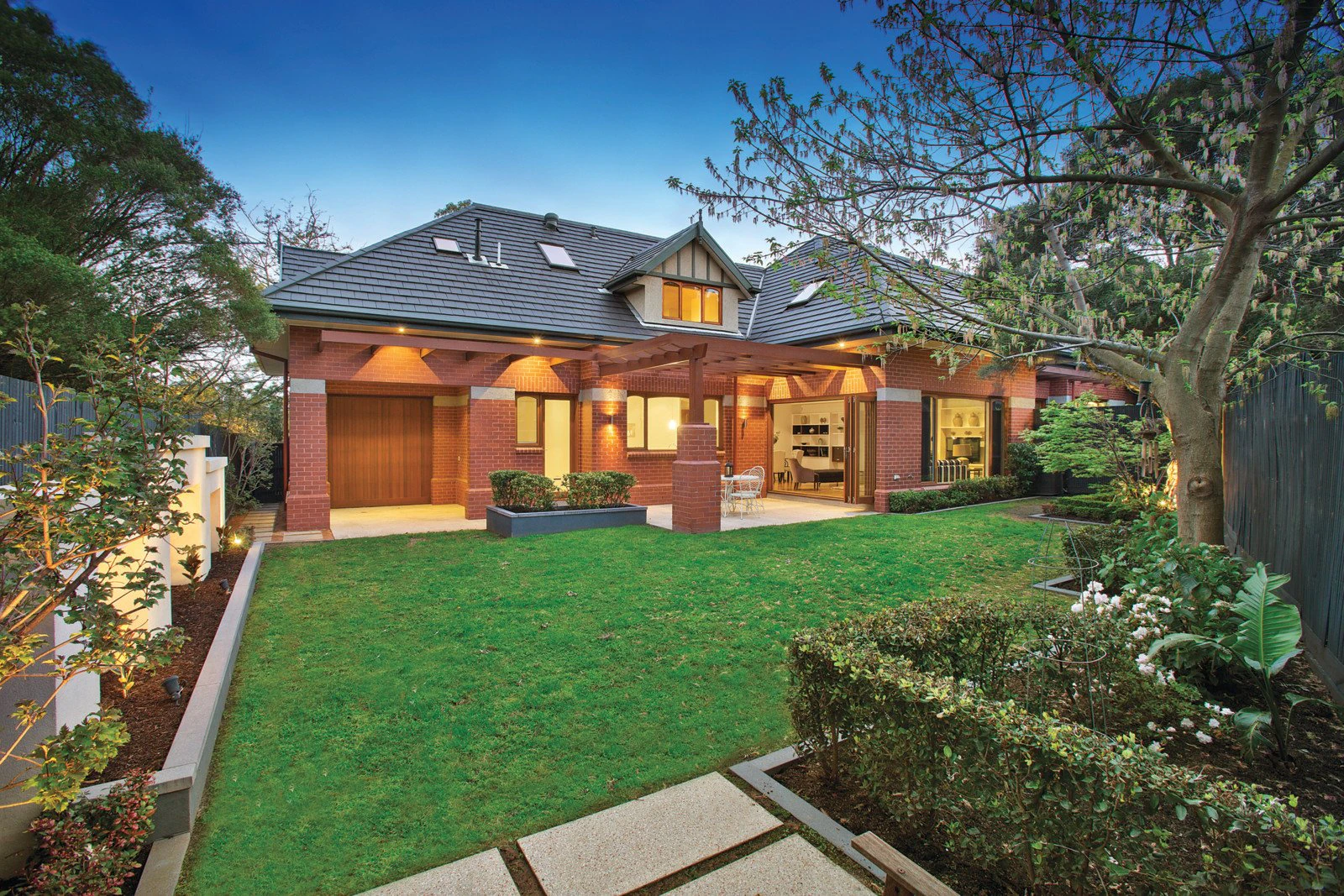 16 Sefton Place, Camberwell, VIC