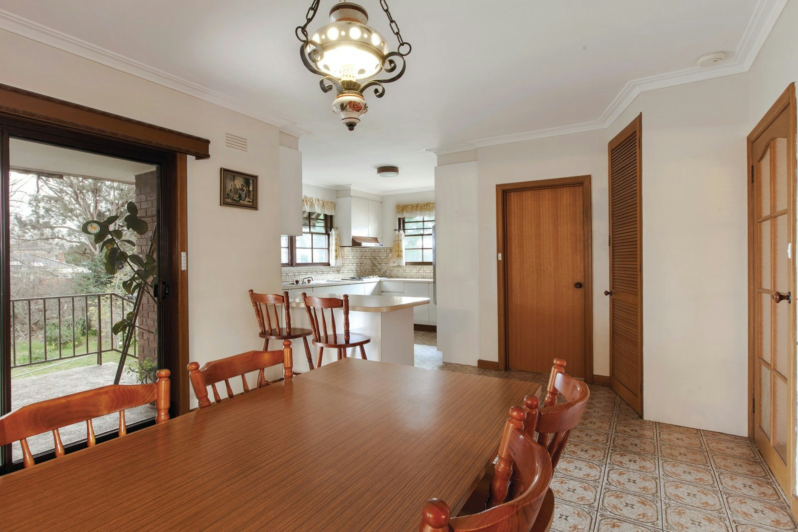 42 Essex Road, Surrey Hills, VIC