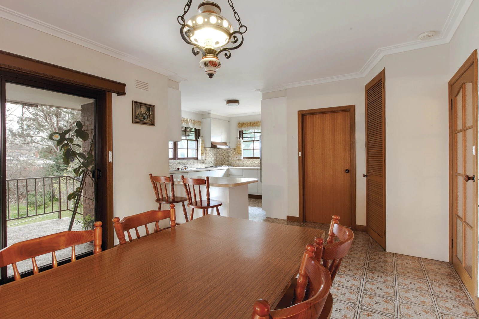 42 Essex Road, Surrey Hills, VIC
