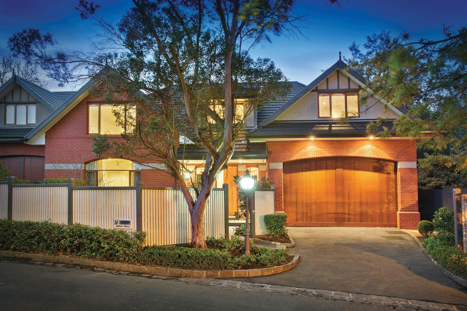 16 Sefton Place, Camberwell, VIC