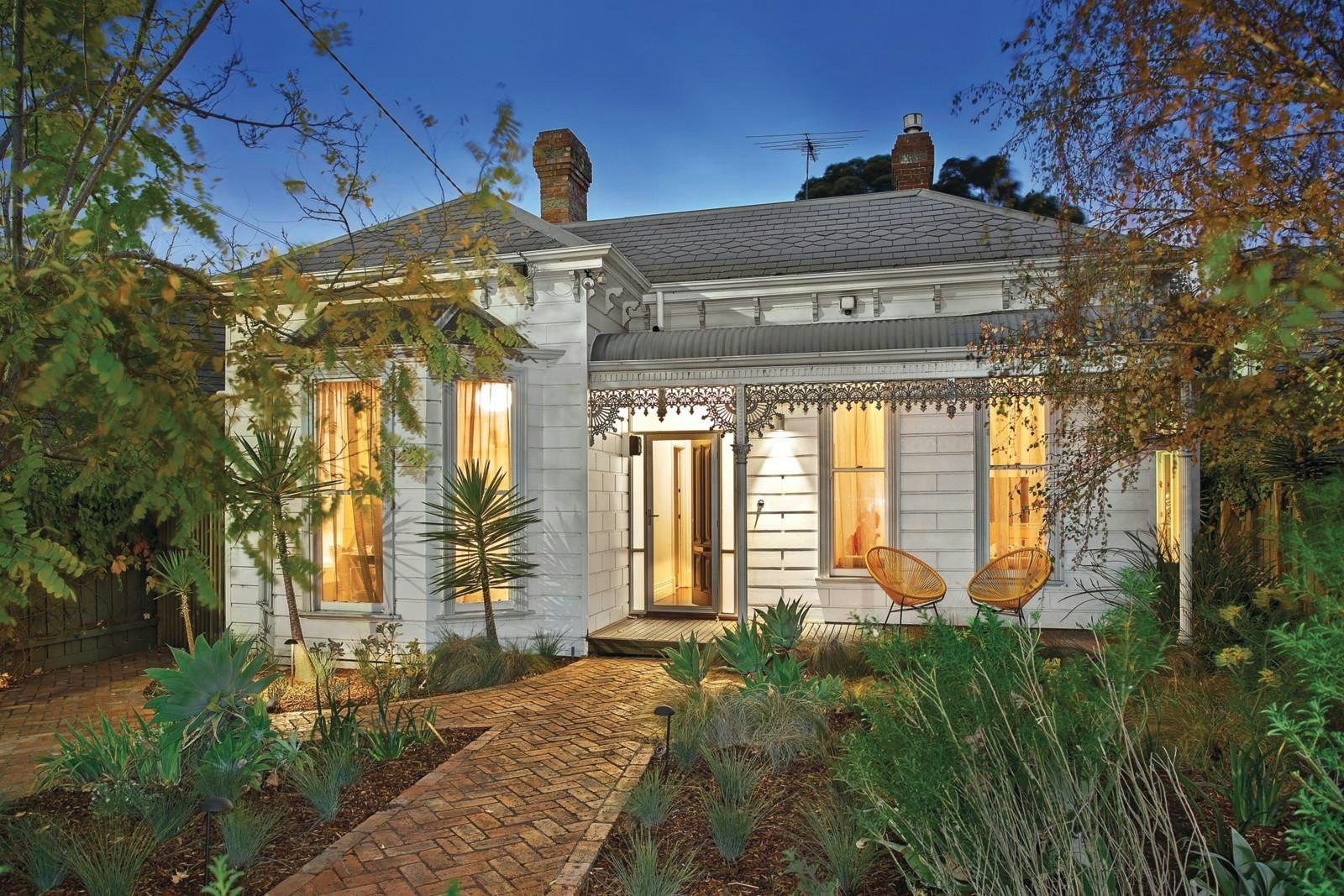 21 Valentine Grove, Armadale, VIC