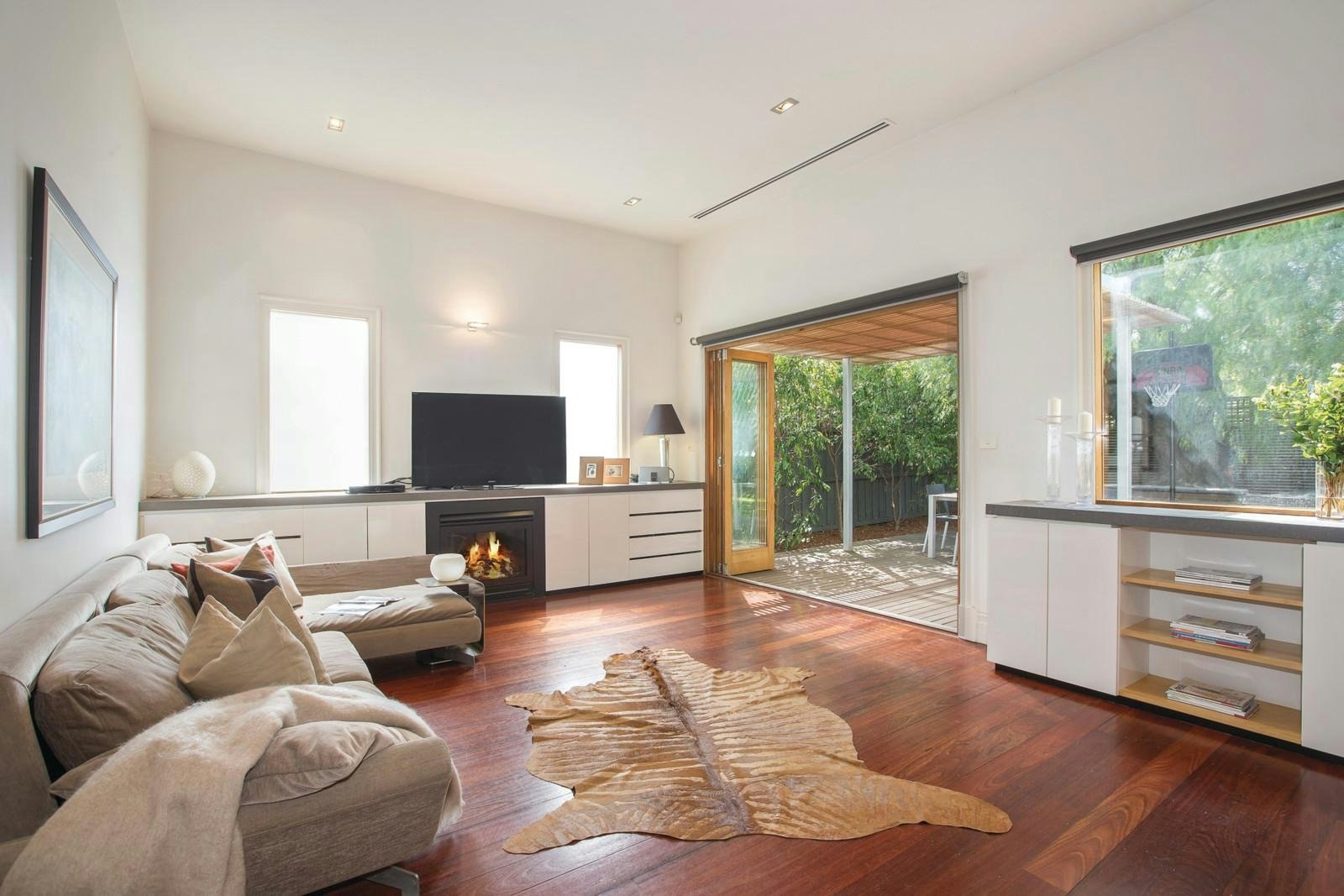 21 Valentine Grove, Armadale, VIC