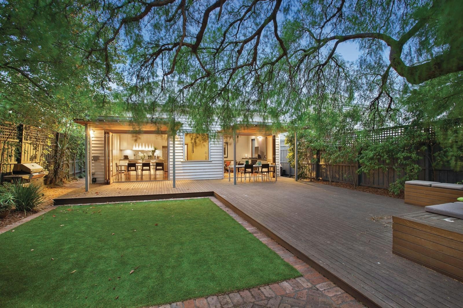 21 Valentine Grove, Armadale, VIC