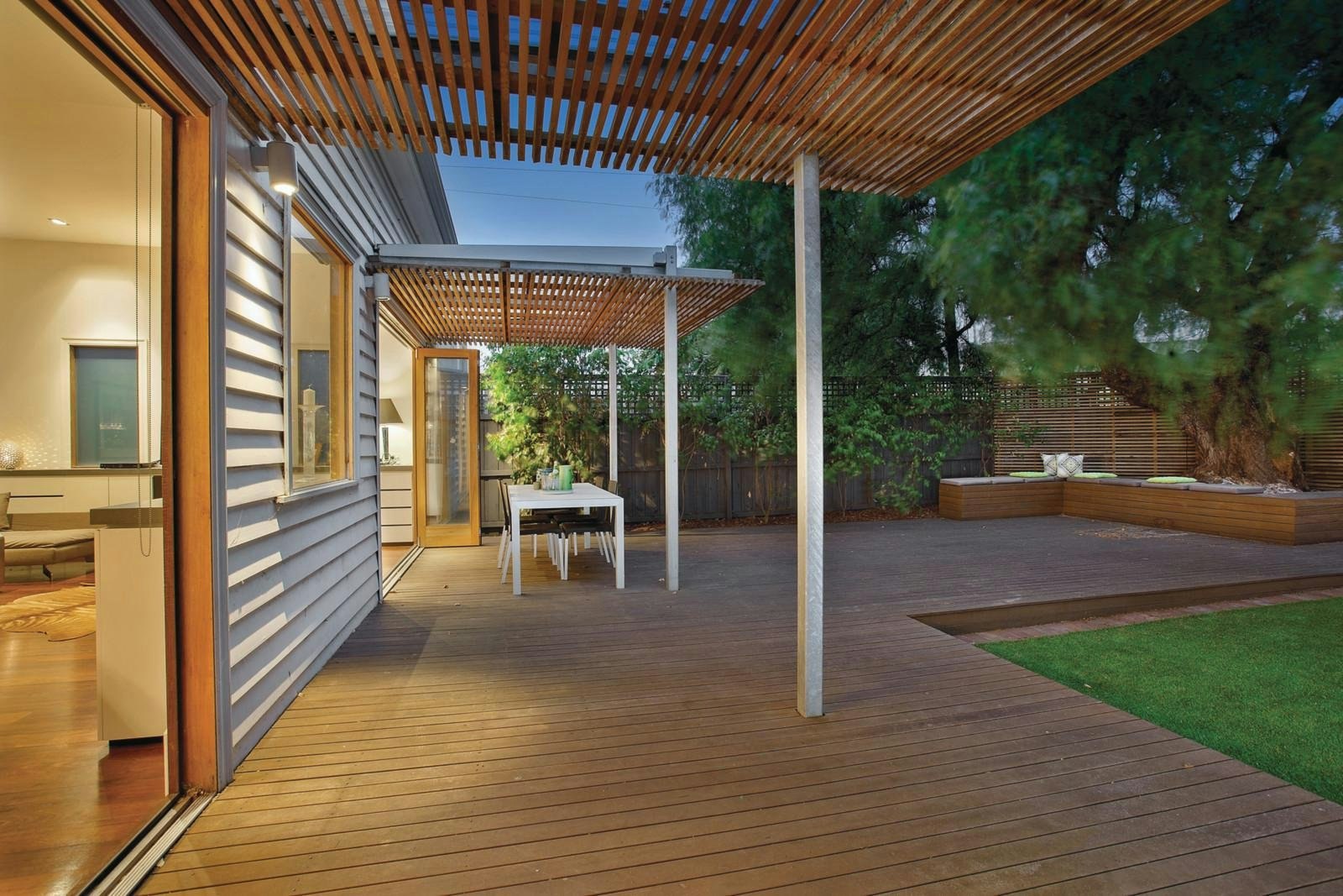 21 Valentine Grove, Armadale, VIC