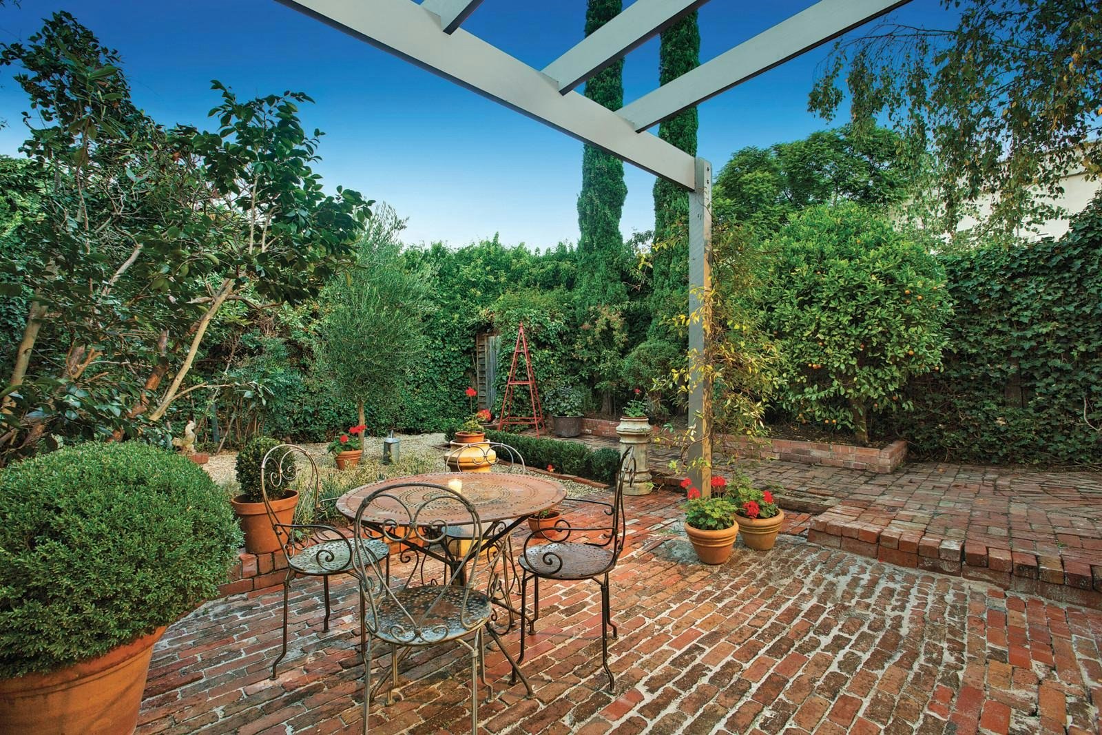 7 Eileen Street, Armadale, VIC