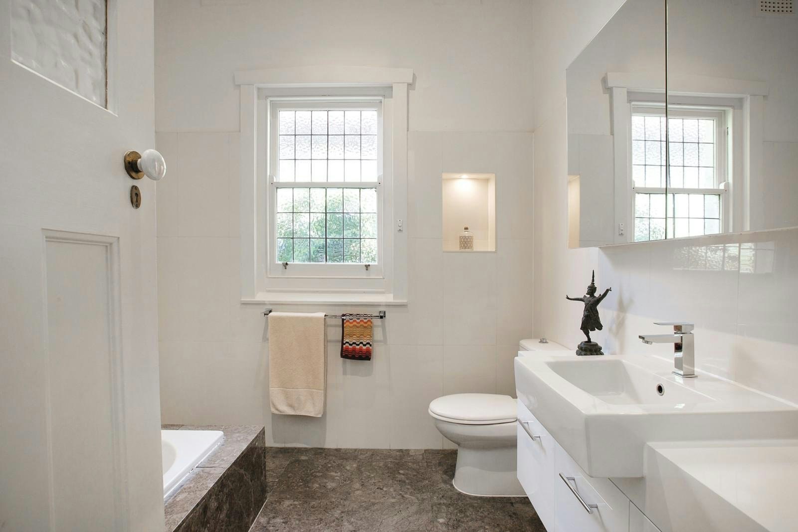 2 Wandeen Road, Glen Iris, VIC