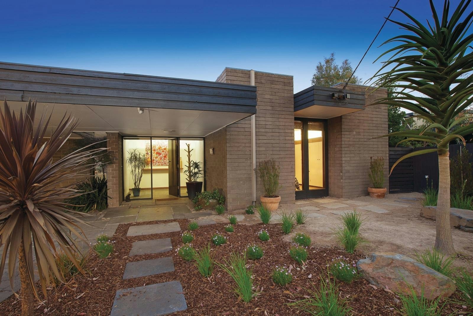 7 Streeton Court, Mont Albert, VIC