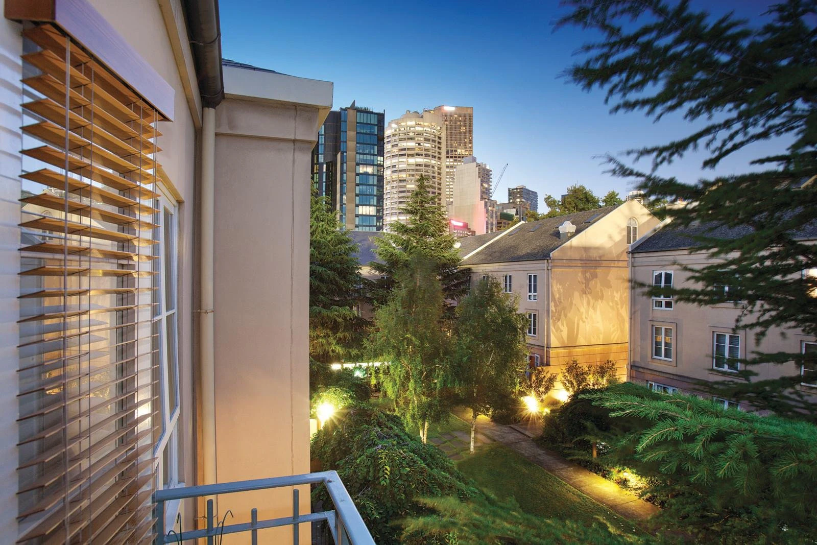 36/211 Wellington Parade South, East Melbourne, VIC