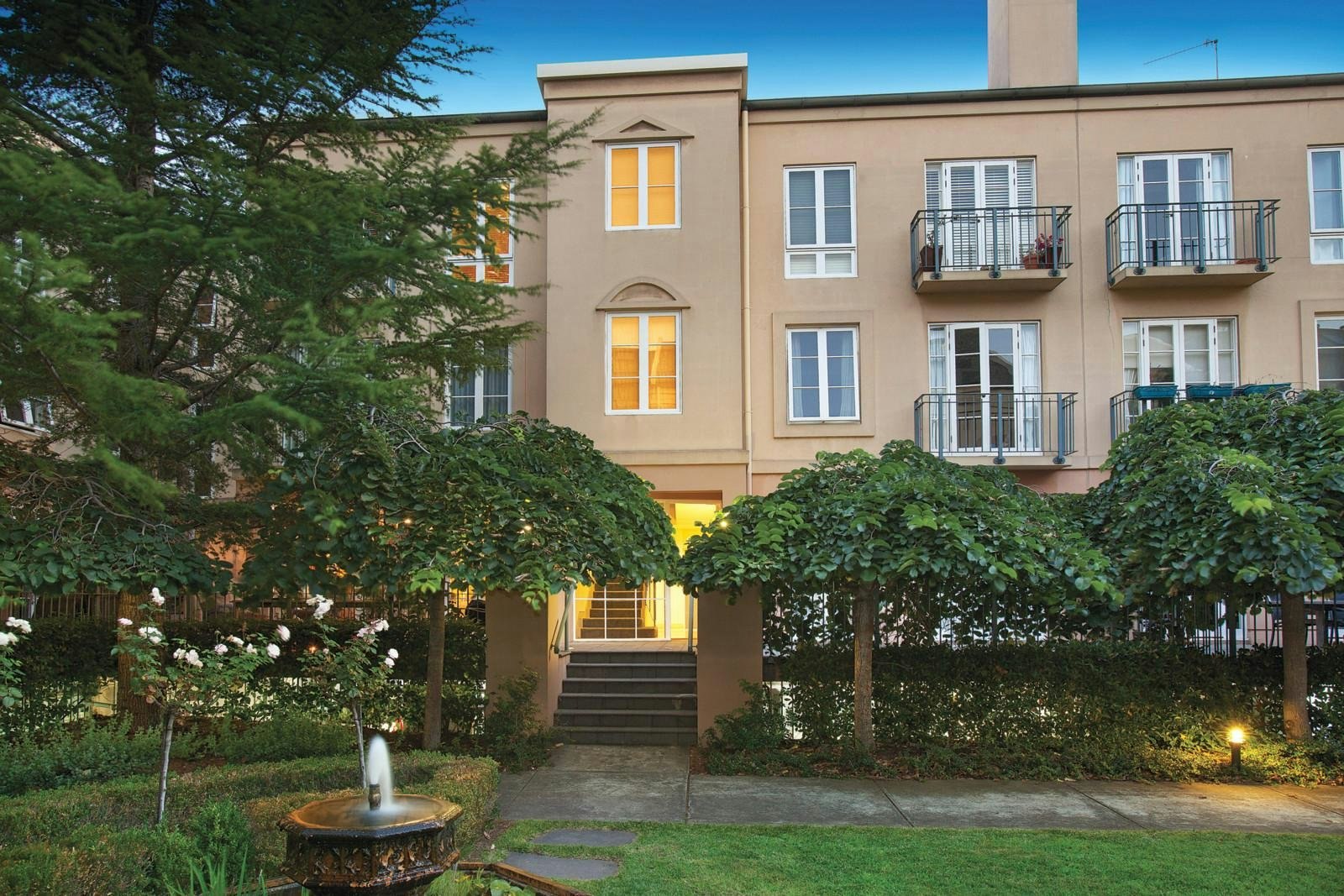 36/211 Wellington Parade South, East Melbourne, VIC