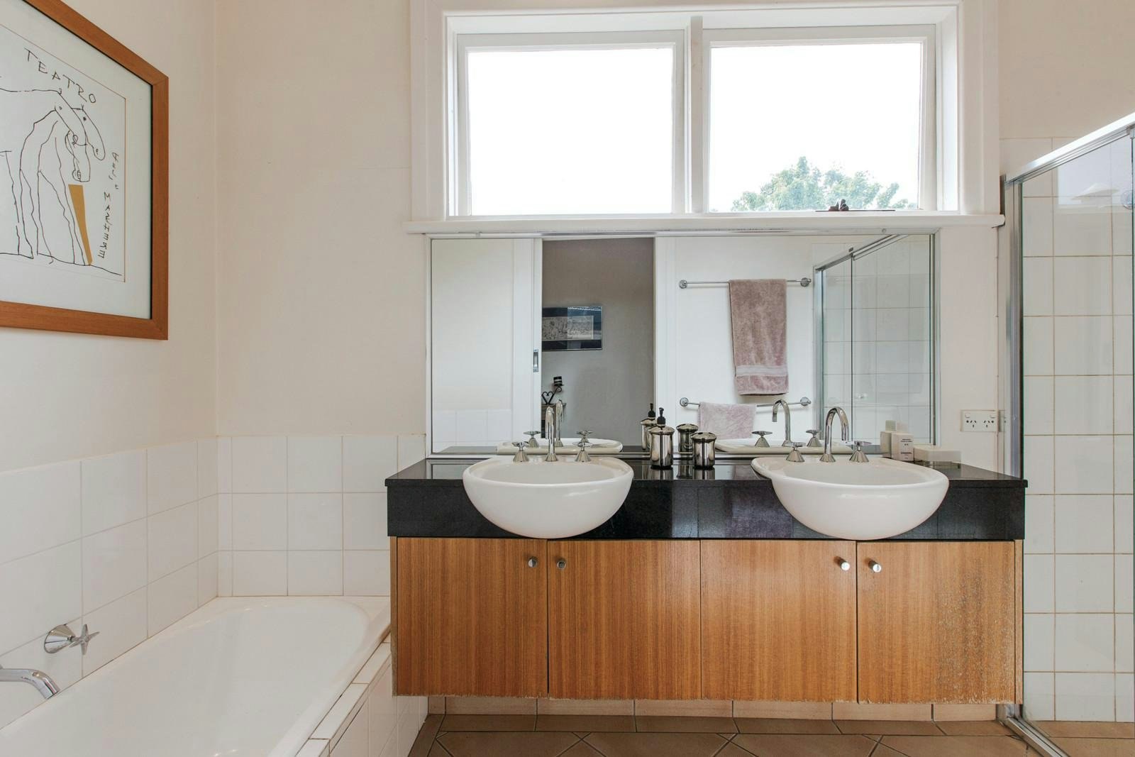 15 Nyora Street, Malvern East, VIC