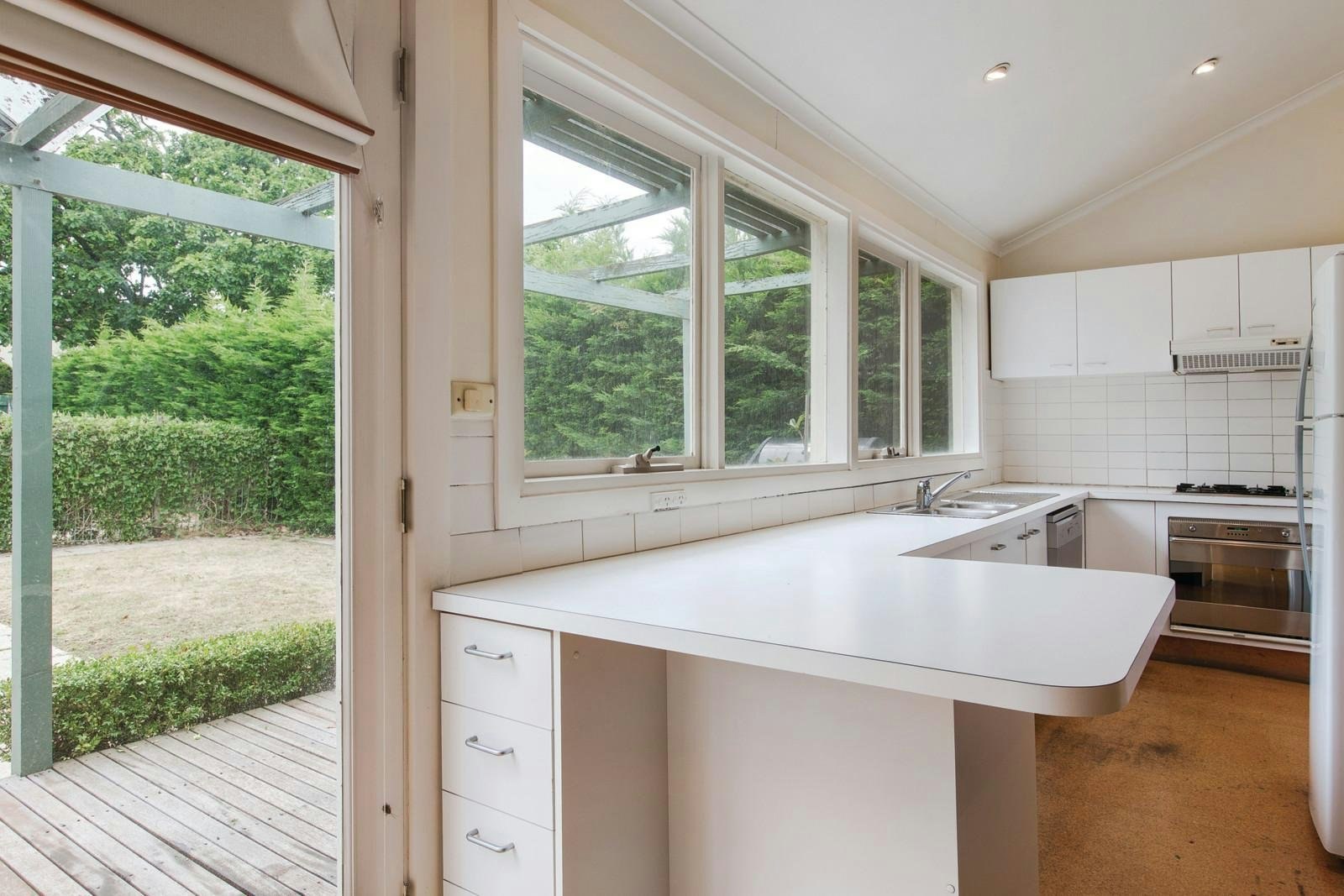 15 Nyora Street, Malvern East, VIC