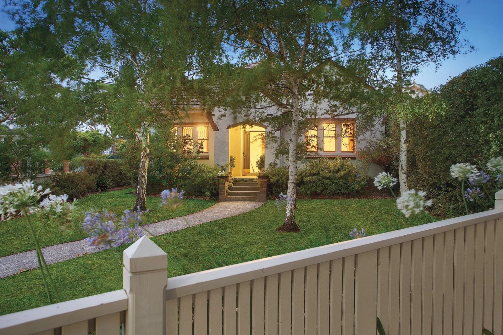 17 Valley Parade, Glen Iris, VIC