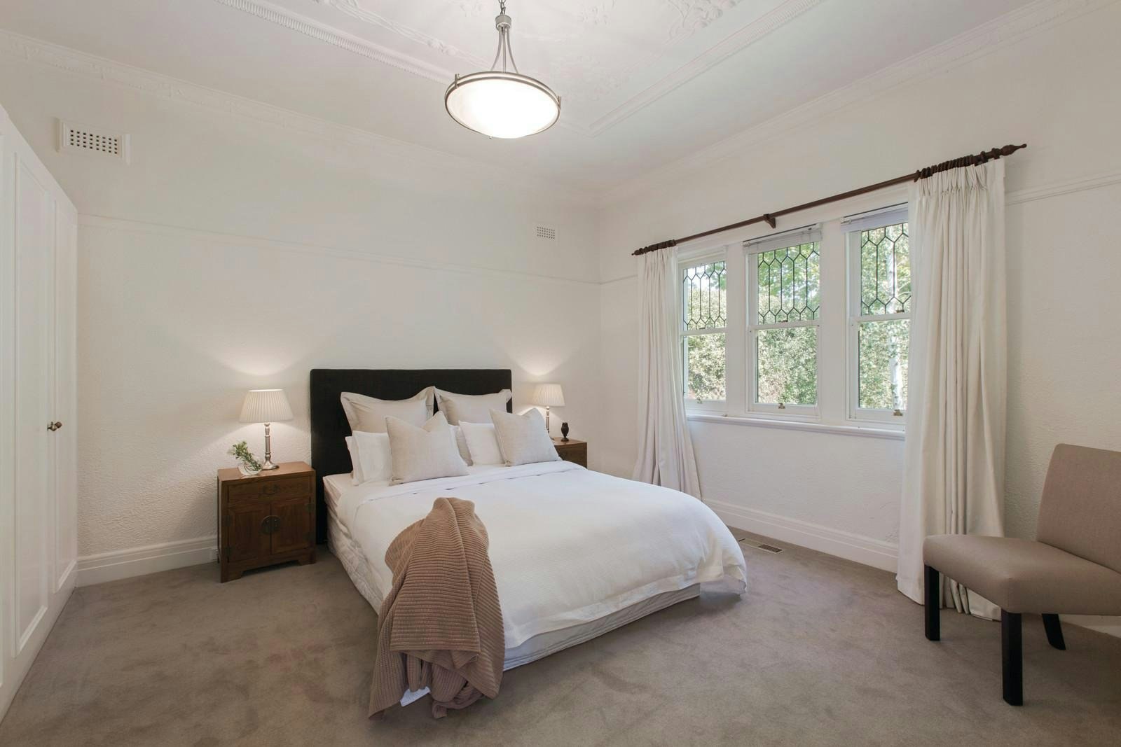 17 Valley Parade, Glen Iris, VIC