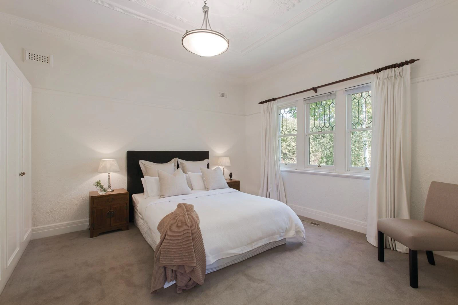 17 Valley Parade, Glen Iris, VIC