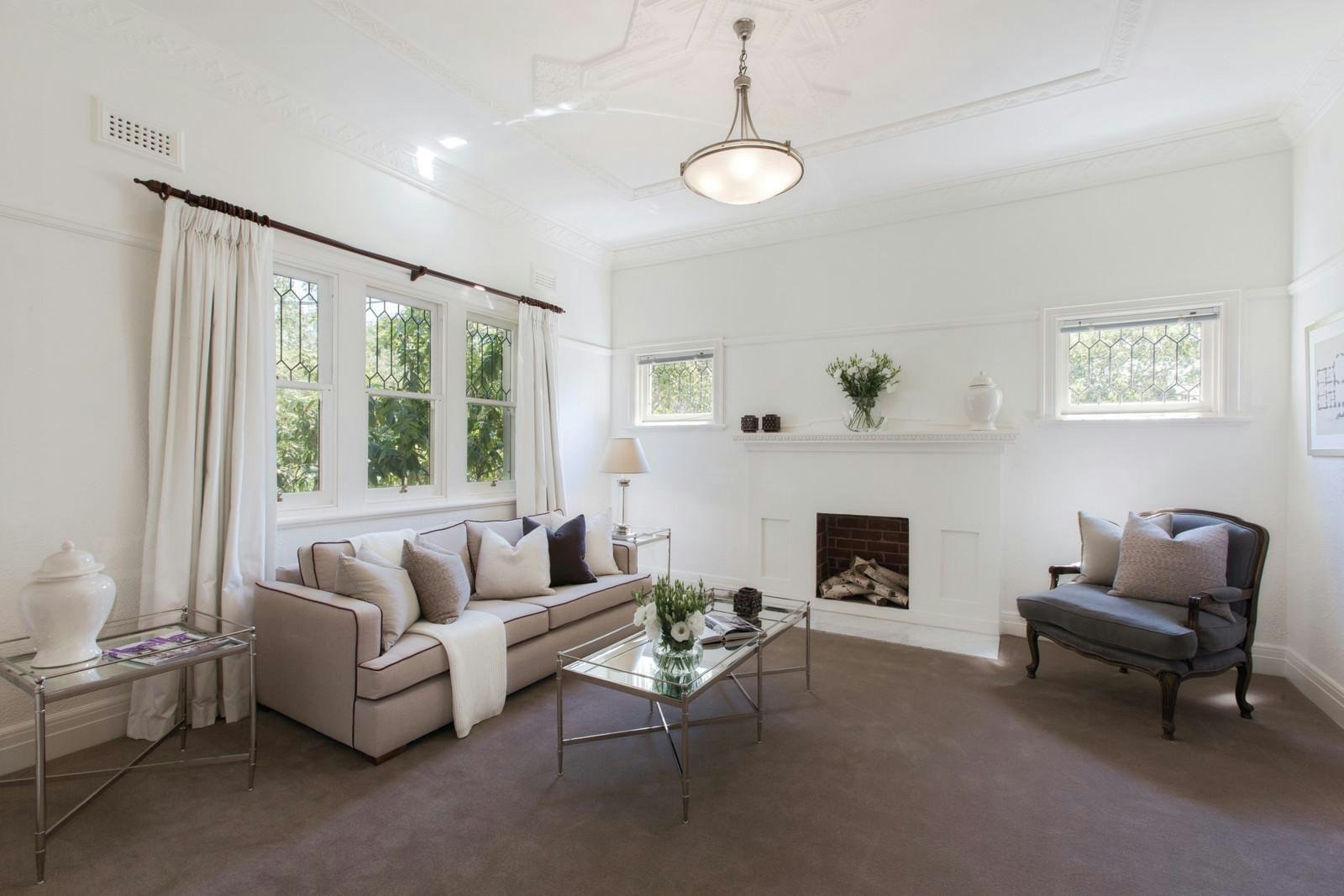 17 Valley Parade, Glen Iris, VIC