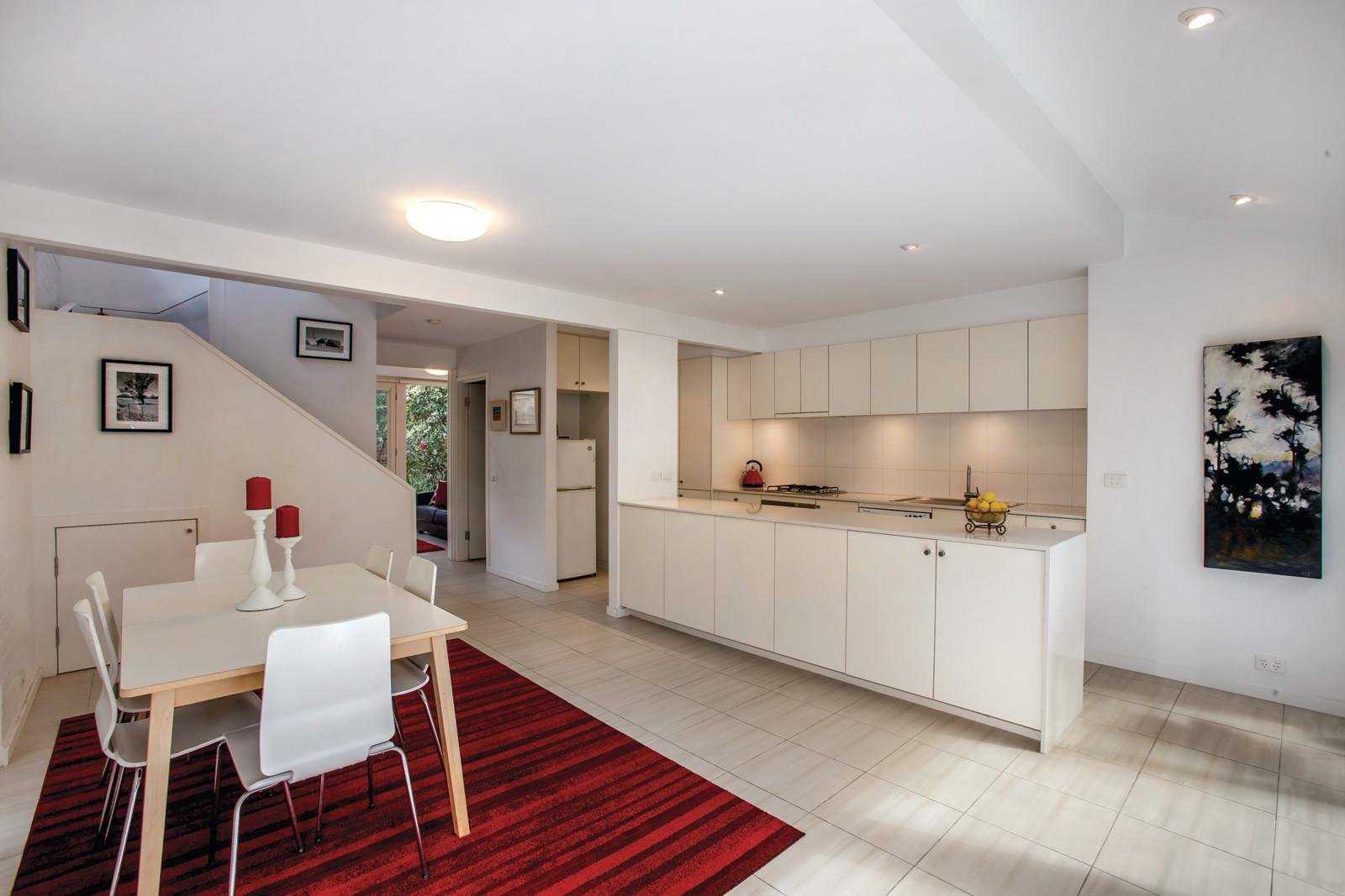 3/37A Canterbury Road, Toorak - Thumbnail 2