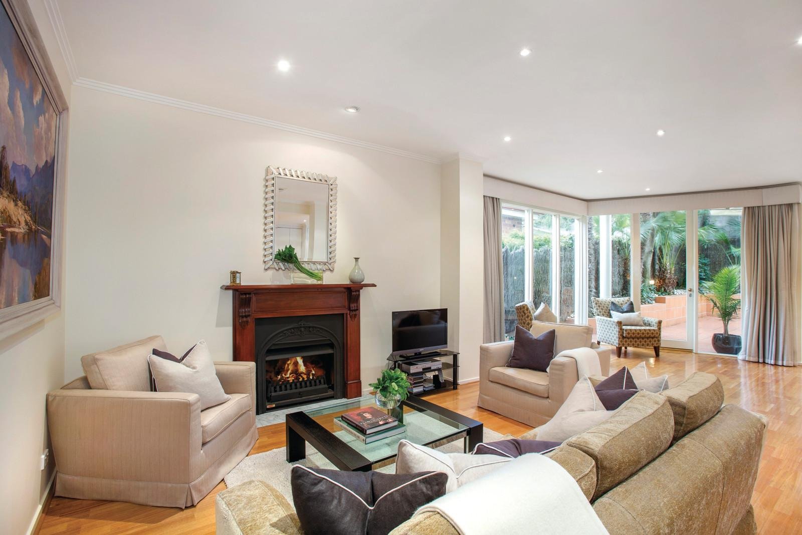 30 Ross Street, Toorak - Thumbnail 2