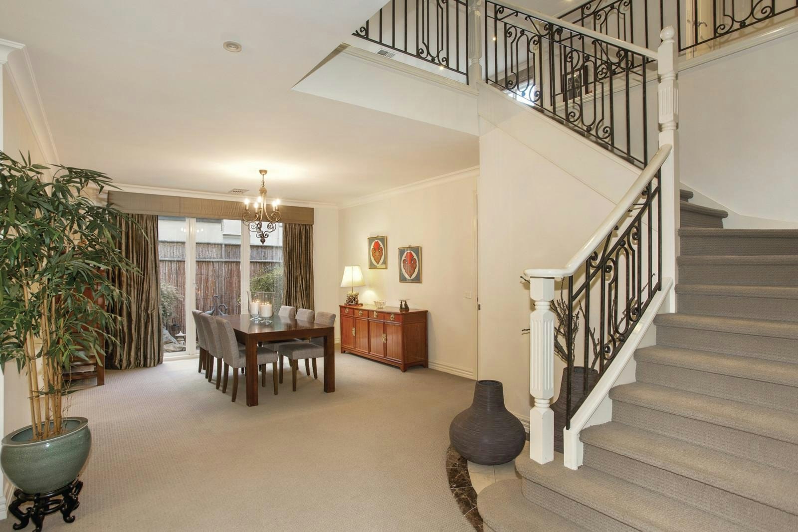 15 Wallace Grove, Brighton, VIC