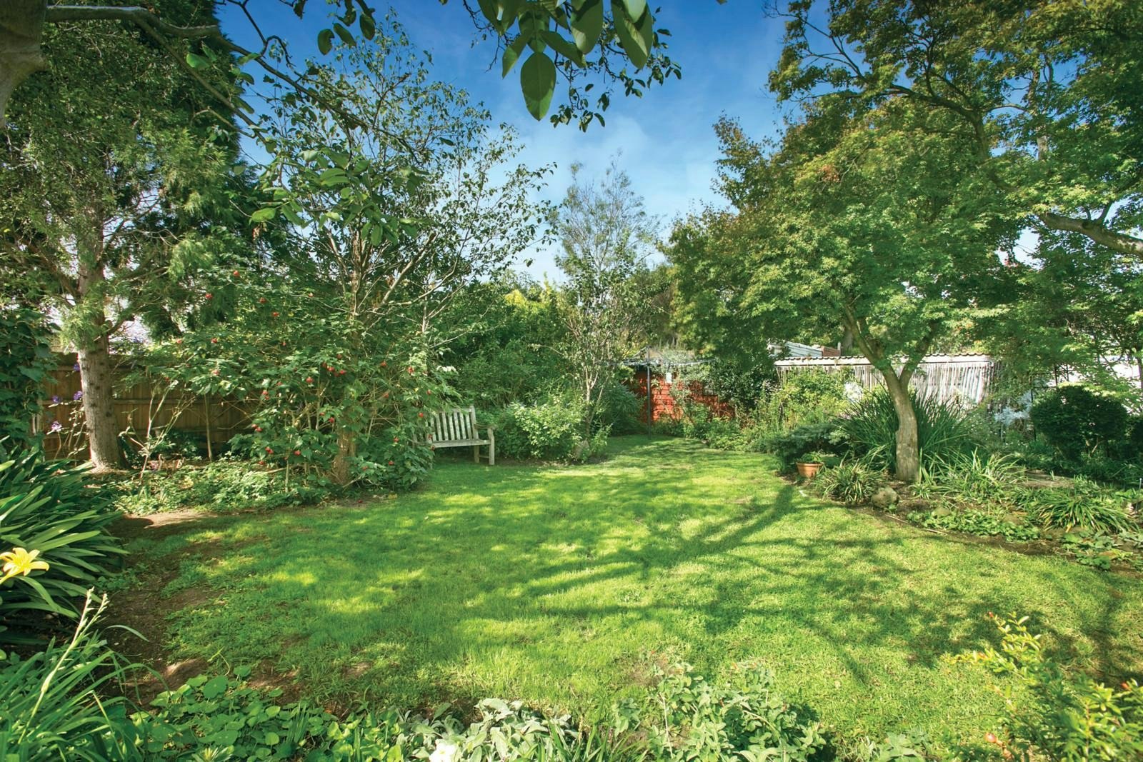 37 Essex Road, Surrey Hills, VIC