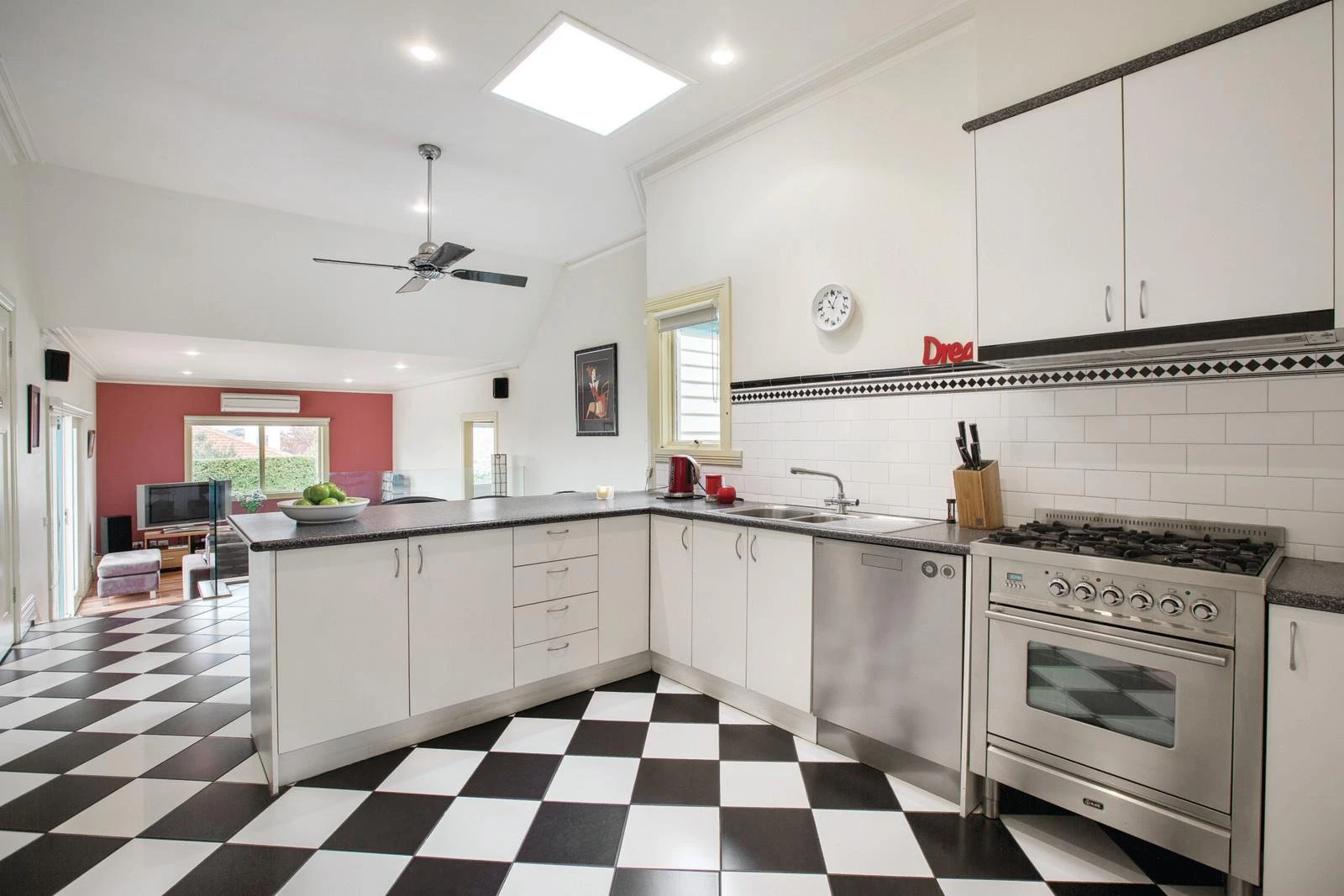 9 Amelia Street, Camberwell, VIC