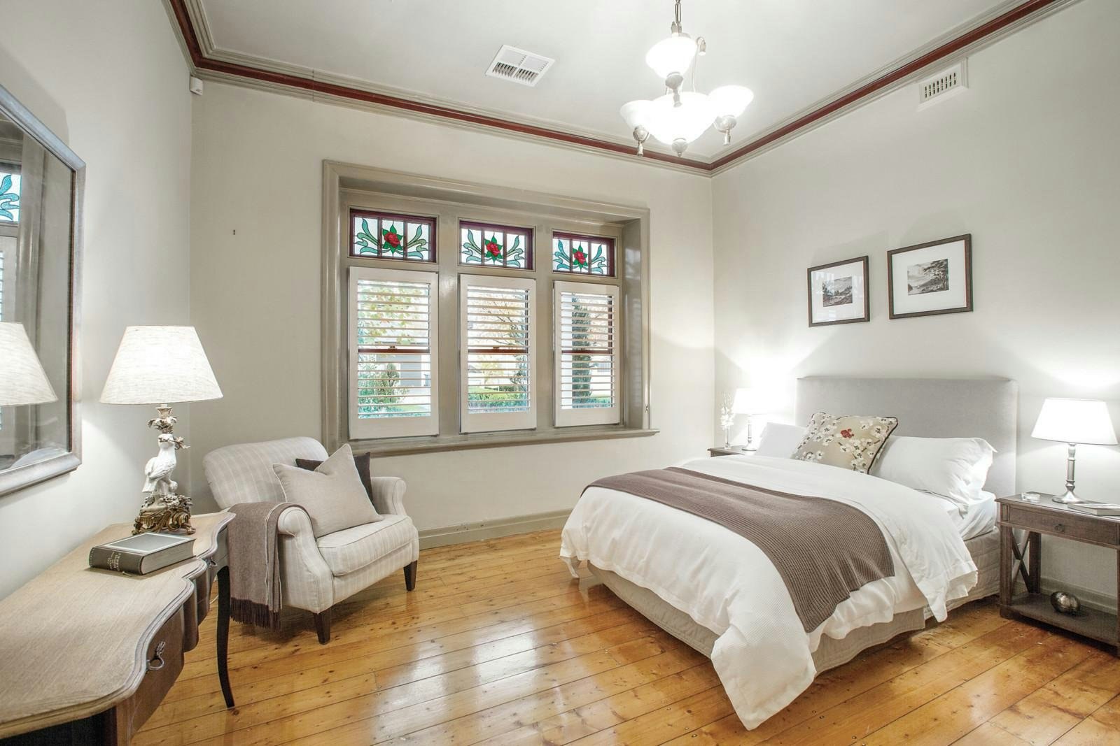 30 Emo Road, Malvern East, VIC