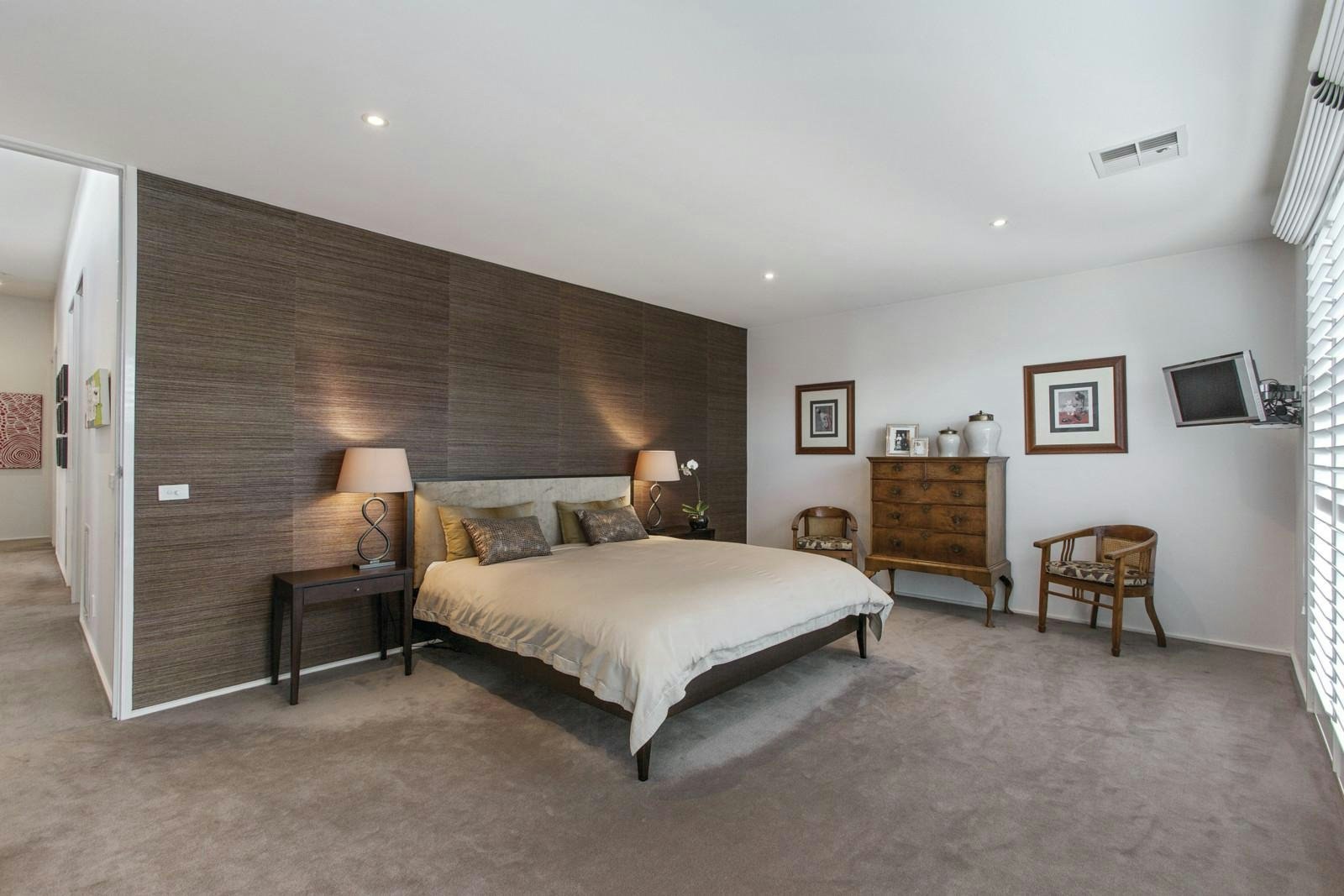 16 Lysterville Avenue, Malvern, VIC