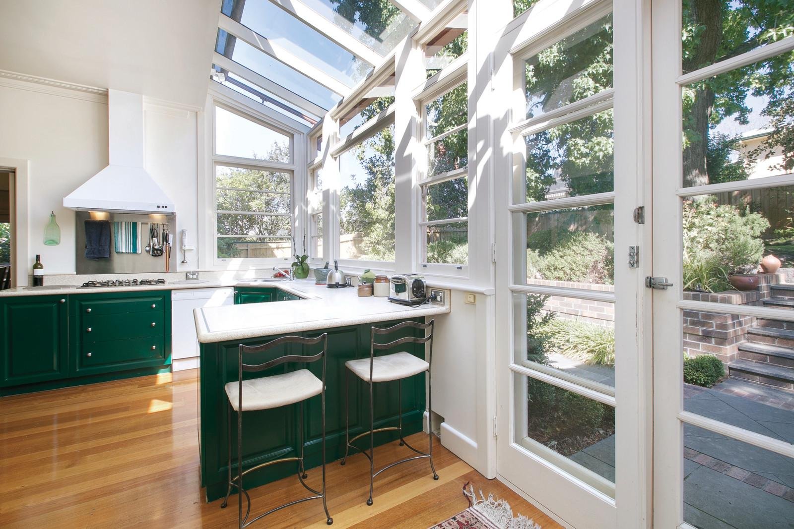 24 Goldthorns Avenue, Kew - Thumbnail 4