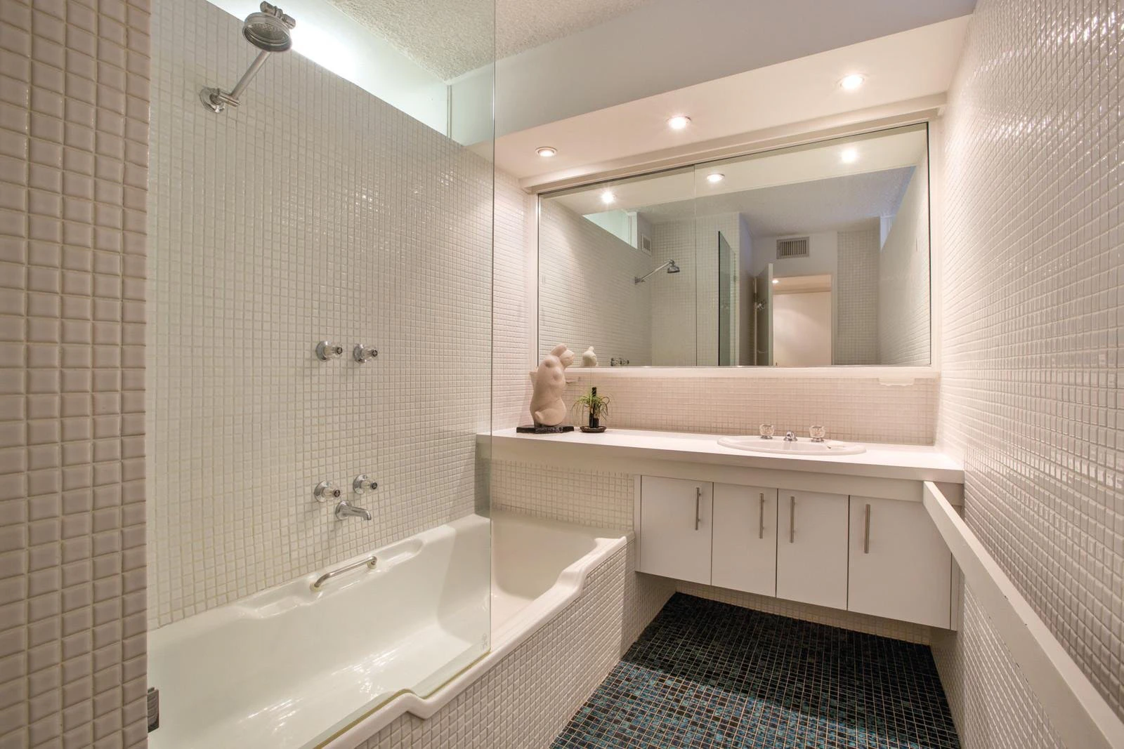 83/13 The Esplanade, St Kilda, VIC