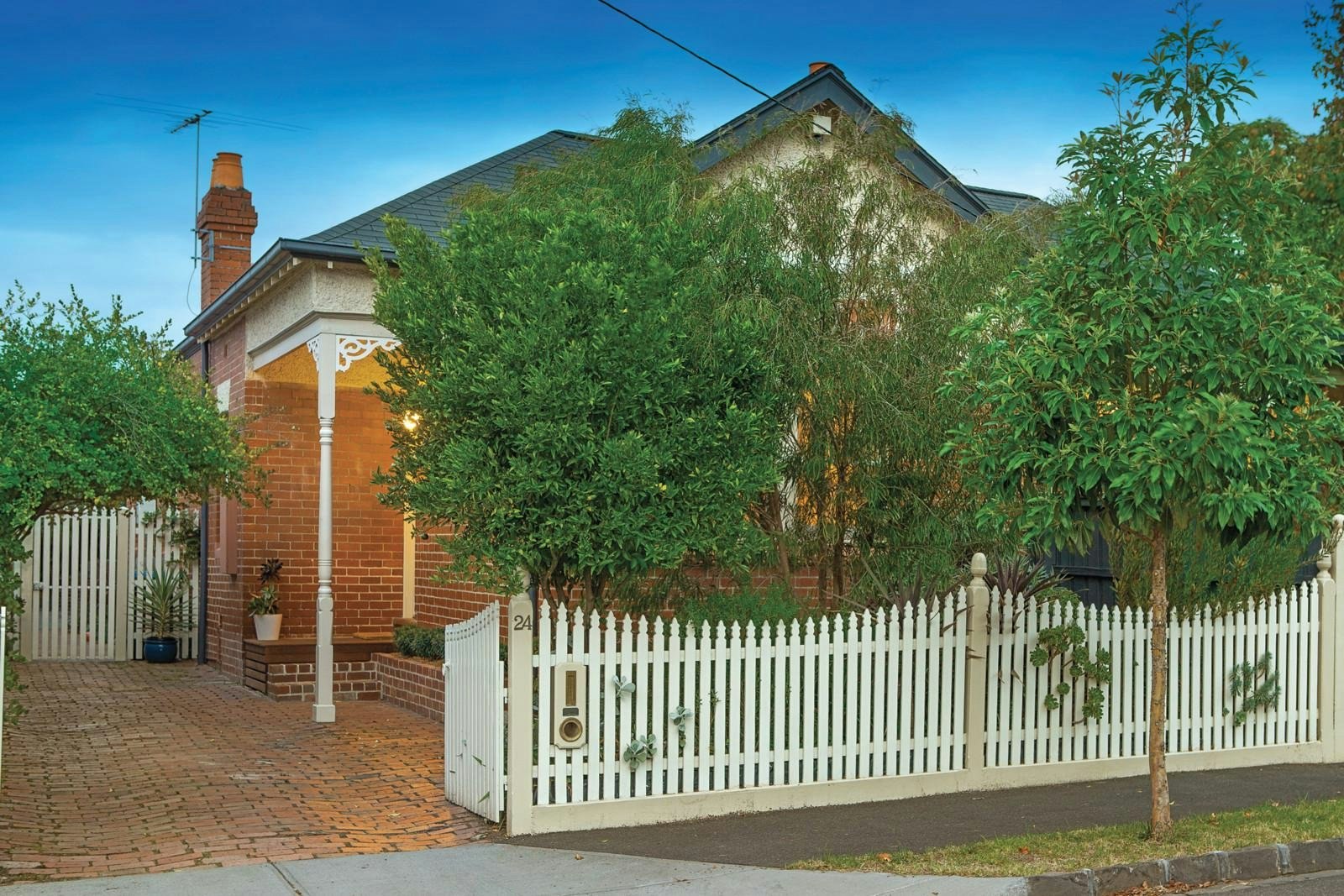 24 Deakin Street, Malvern East, VIC