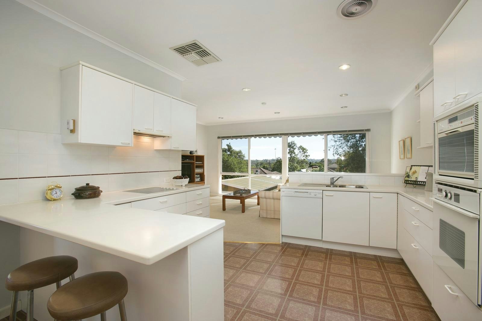 8 Coleman Avenue, Kew East, VIC