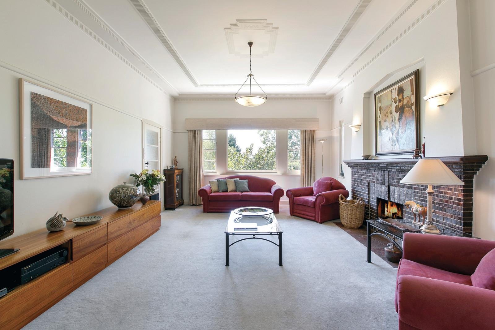 24 Goldthorns Avenue, Kew - Thumbnail 2