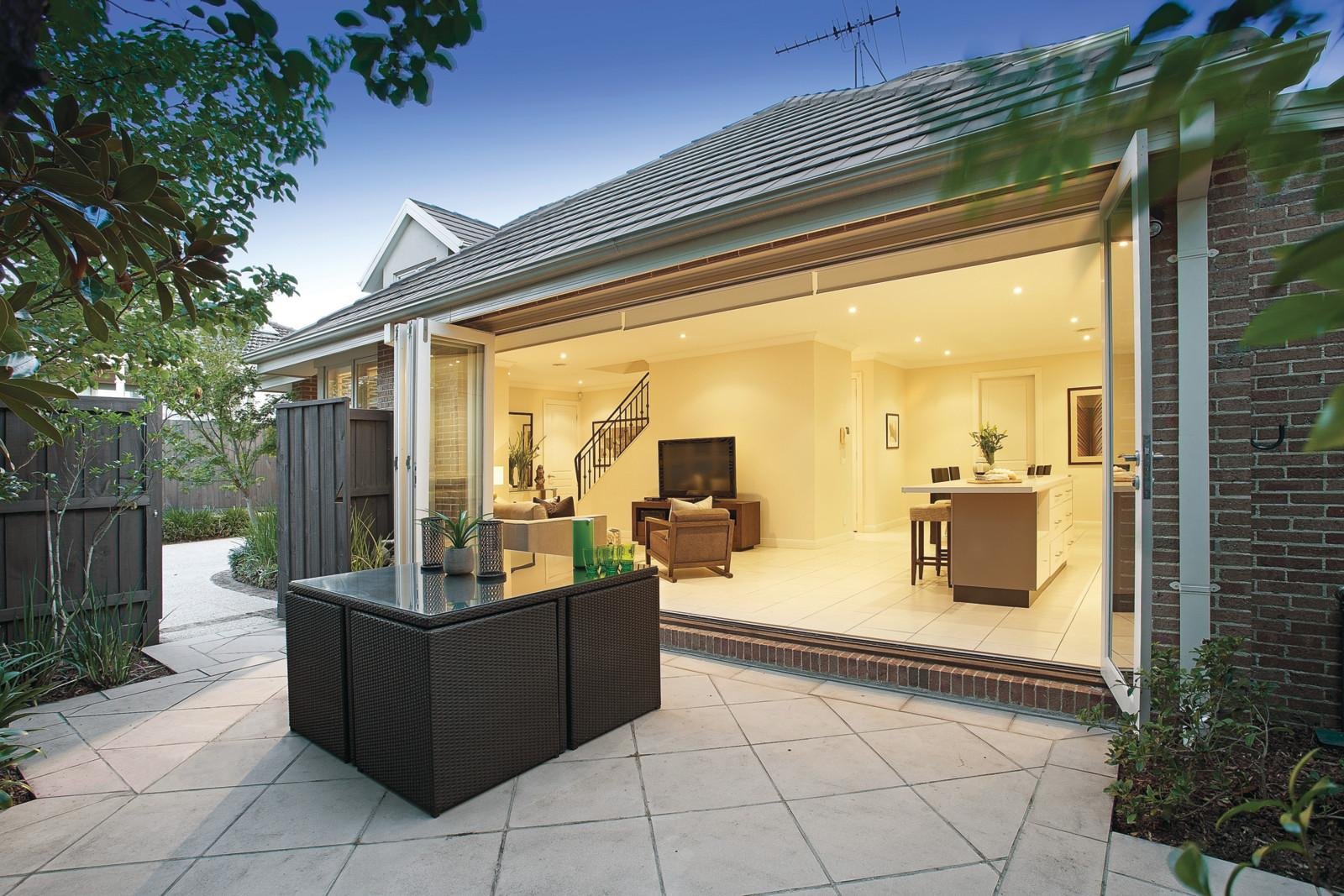 2/8 Clyde Street, Glen Iris - Thumbnail 2