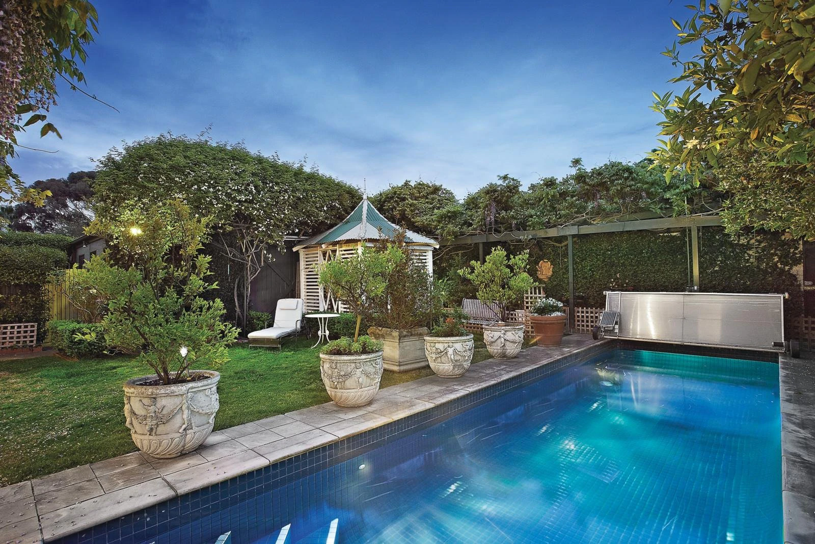 17 Brookville Road, Toorak, VIC