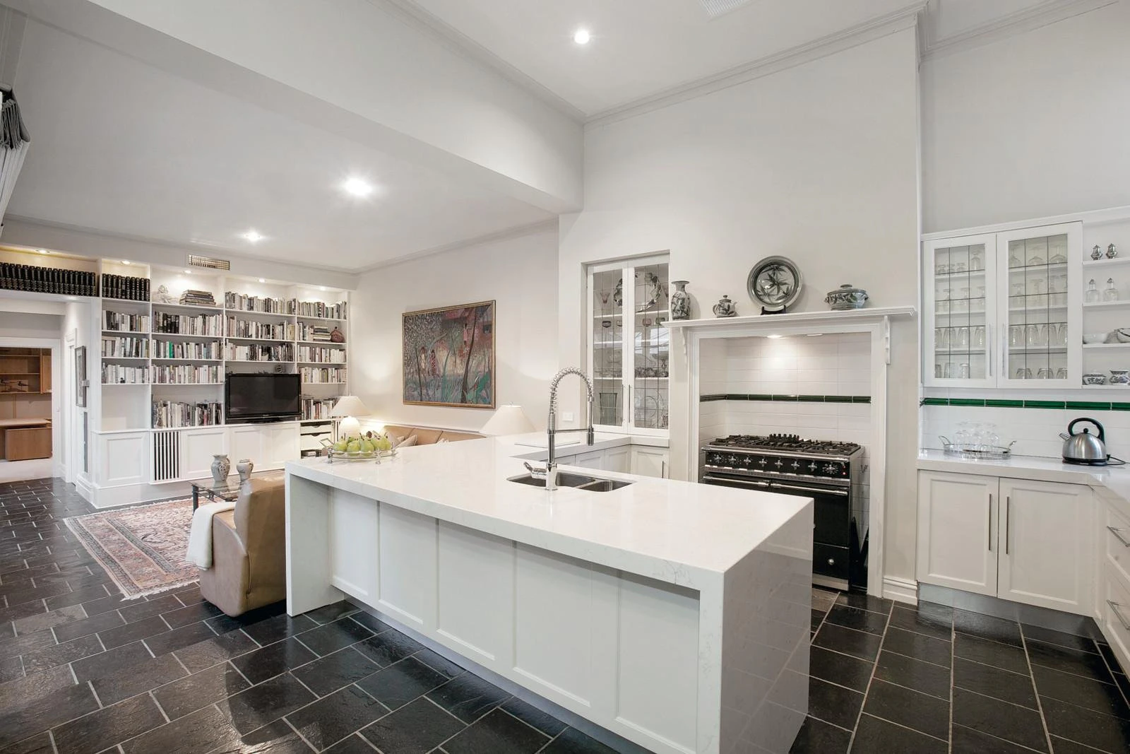 4 Royal Crescent, Armadale, VIC