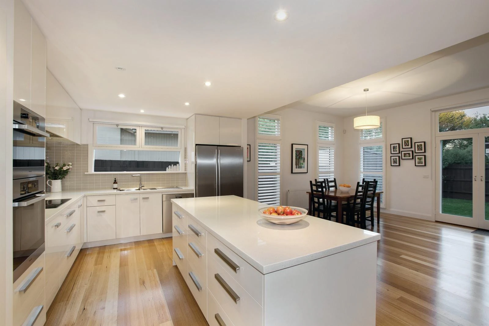 10 Rowland Street, Mont Albert, VIC